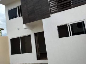 Casa de lujo en privada, aceptan créditos Fovissste, Infonavit, Bancos. 4 recámaras, cocina equipada