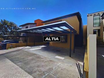 Casa de Lujo en Venta Altozano Campo de Golf Morelia | 4 Rec?maras | Jard?n | 511 m? Construcci?n