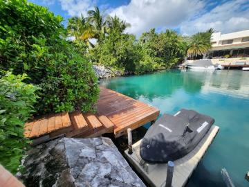 ¡Casa de Lujo en Venta en Puerto Cancún! OFC3724