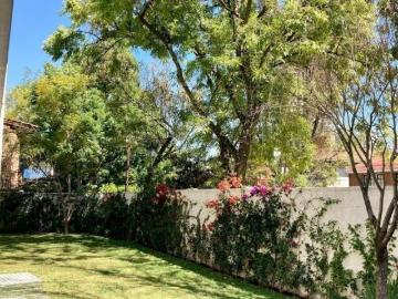Casa de Lujo Parte Baja de Las Águilas con Amplio Jardín