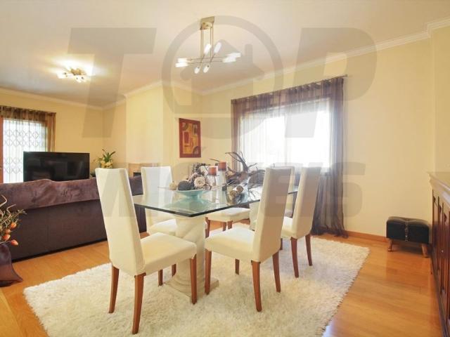 Prestigiosa casa de 183 m² à venda Santa Maria da Feira, Aveiro