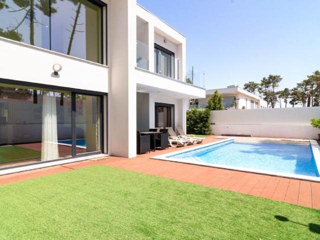 Casa de luxo de 205 m² à venda Charneca de Caparica, Portugal