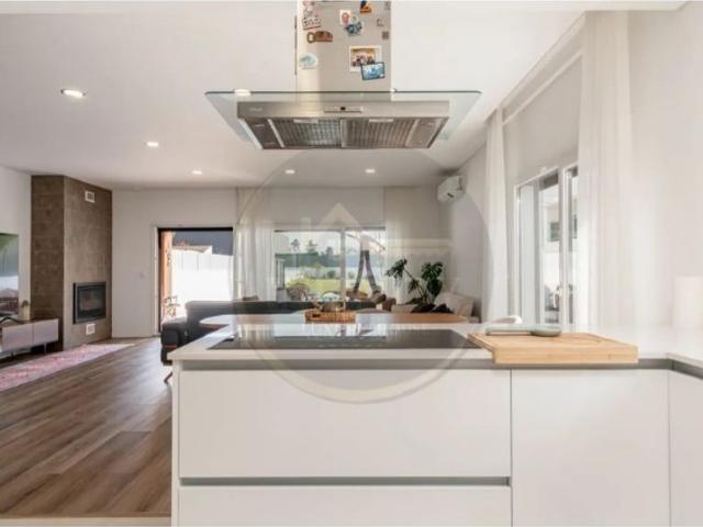 Casa de luxo de 200 m² à venda Seixal, Setúbal