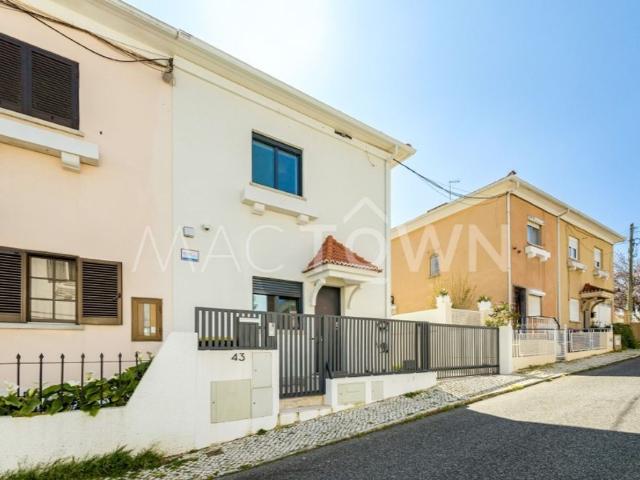 Prestigiosa casa de 251 m² à venda Bairro Madre Deus, Lisboa