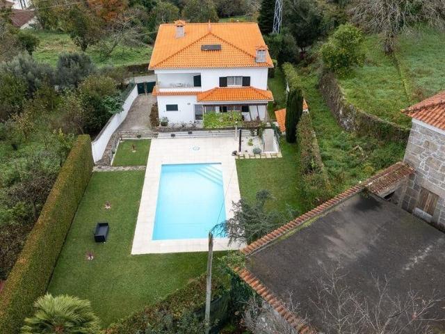 Casa de luxo de 252 m² à venda Curvos, Portugal