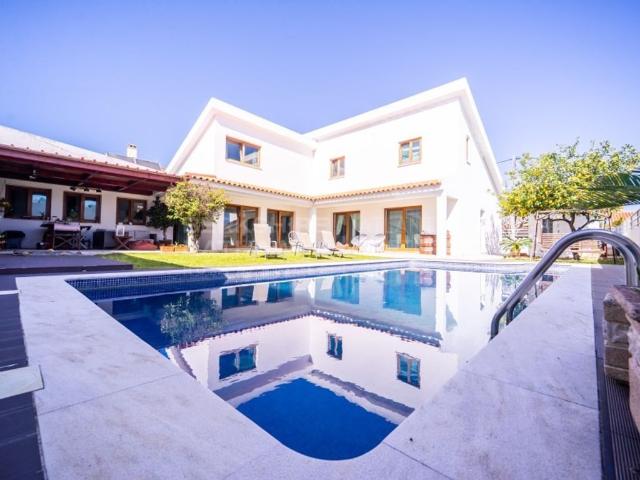 Casa de luxo de 319 m² à venda Charneca de Caparica, Portugal