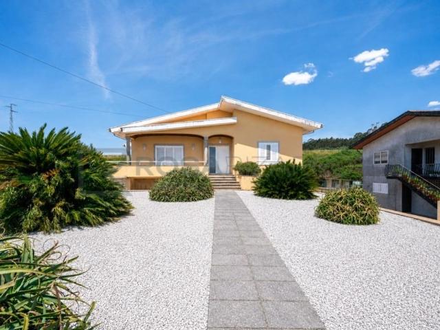 Casa de luxo de 450 m² à venda Oliveira de Azeméis, Aveiro