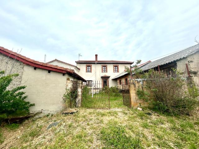 Casa de pueblo 4 dormitorios 300 m2