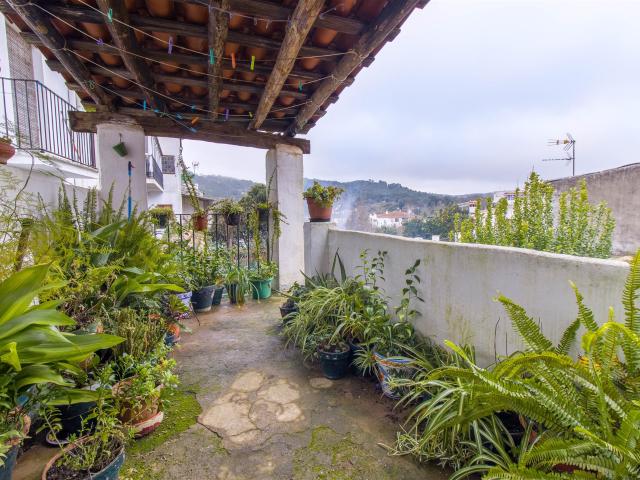 Casa de pueblo 4 dormitorios 308 m2 308m² Galaroza