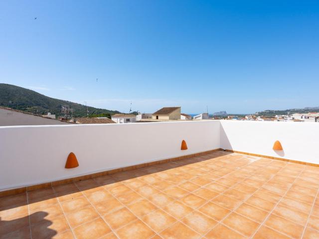Casa de pueblo totalmente renovada en venta en Benitachell