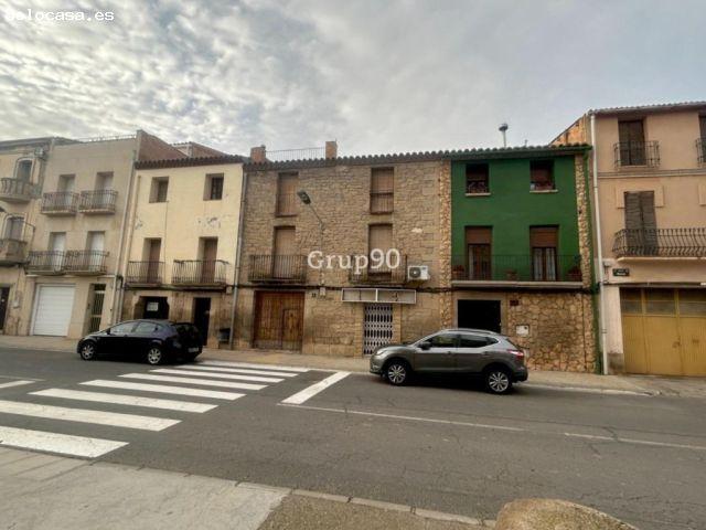 Casa de pueblo única en Artesa de Lleida + local + almacén