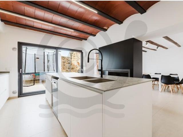 CASA DE PUEBLO CON CARÀCTER EN ALBOCÀSSER