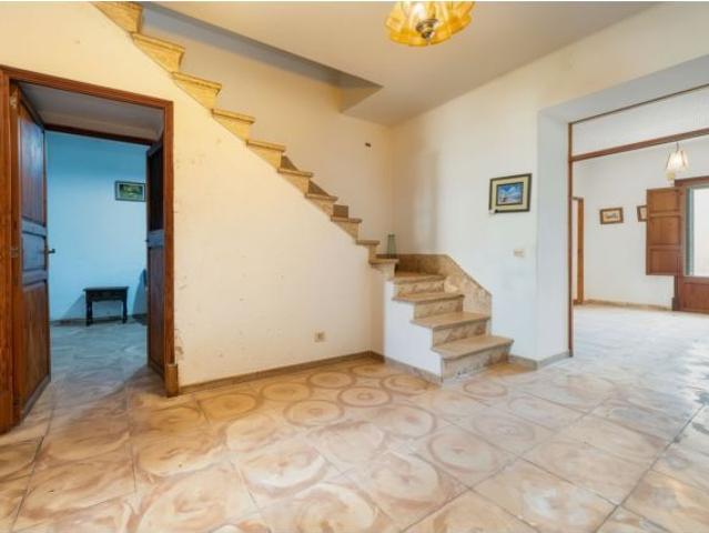 Casa de pueblo con a carácter mallorquín a reformar
