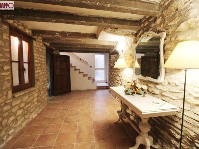 CASA de PUEBLO con GRAN POTENCIAL en VILABELLA