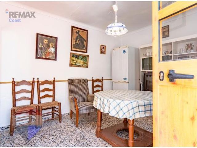 CASA DE PUEBLO CON ENCANTO EN PERIANA