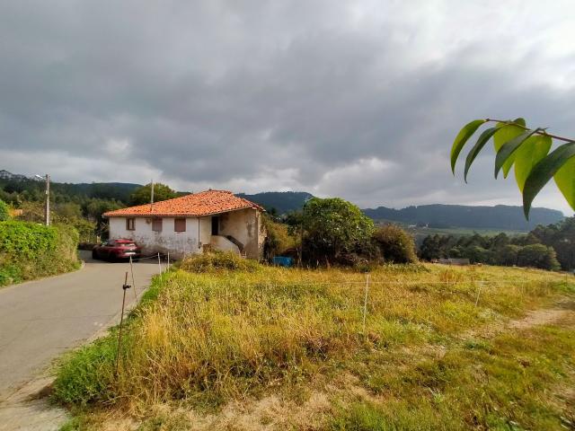CASA DE PUEBLO CON FINCA GRANDE EN ZONA DE PRAVIA, ASTURIAS