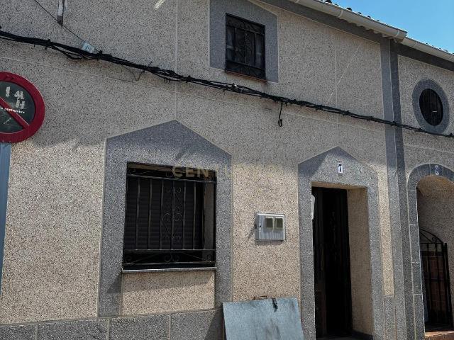 Casa de pueblo con patio privado en Madrigalejo