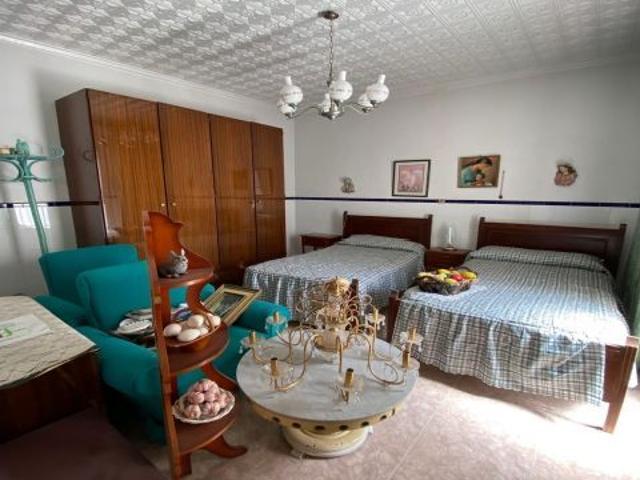 CASA DE PUEBLO DE 300 METROS CUADRADOS ZONA JACARILLA