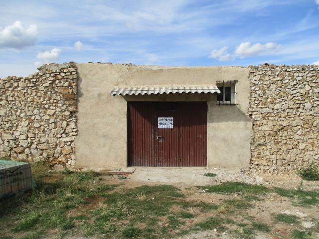 Casa de pueblo en venta. ALUSTANTE