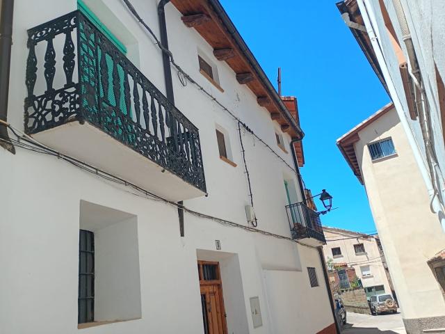 Casa de pueblo en venta. CASCANTE DEL RíO