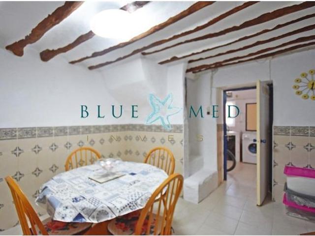CASA DE PUEBLO EN VENTA EN EL CENTRO DE LA PINILLA CON TERRAZA Y CHIMENEA