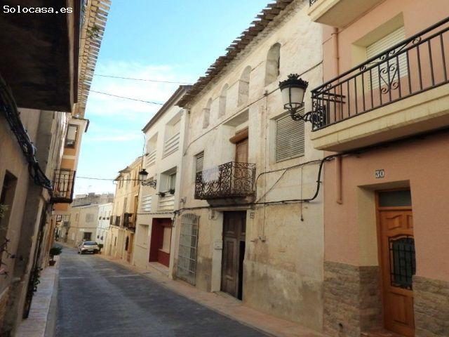 Casa de Pueblo en Venta en Relleu, Alicante
