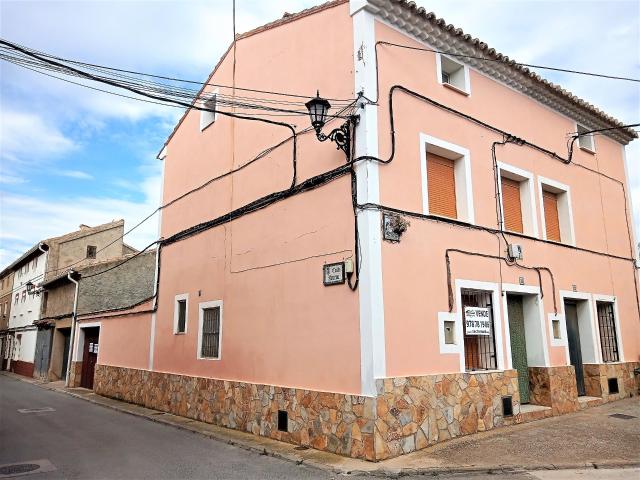 Casa de pueblo en venta. FUENTES CLARAS