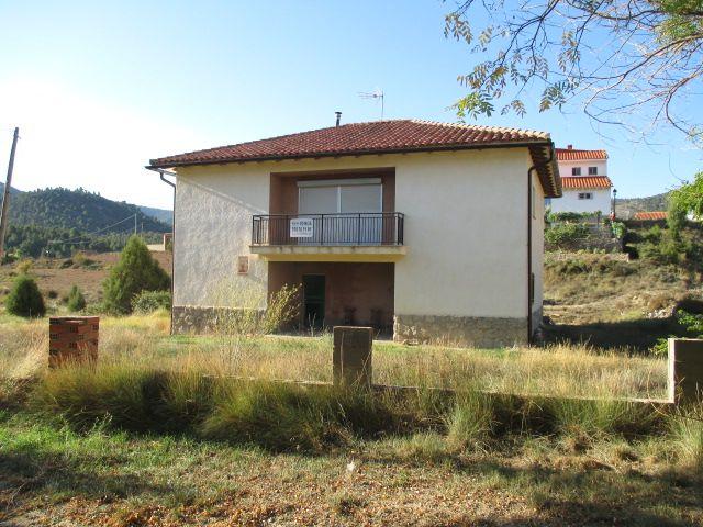 Casa de pueblo en venta. MANZANERA