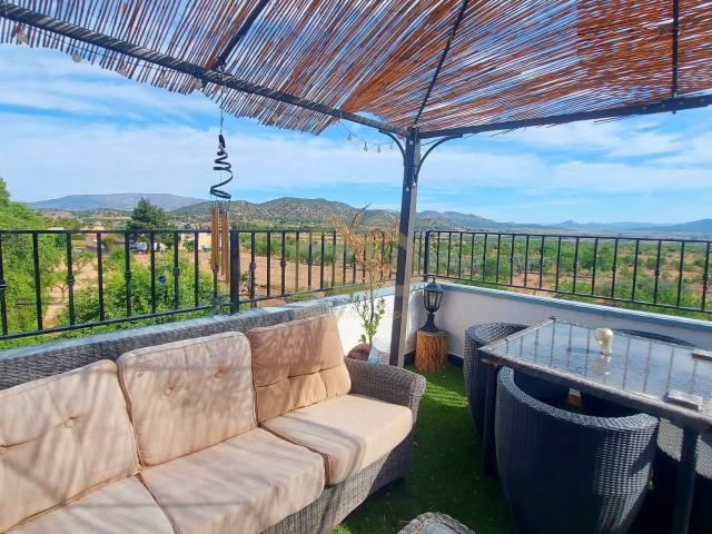 Casa de pueblo en el campo con vistas panorámicas a la montaña