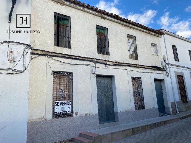 Casa de pueblo, en el centro de Esparragosa de la Serena Badajoz