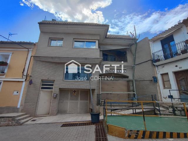 Vivienda, Local y Garaje