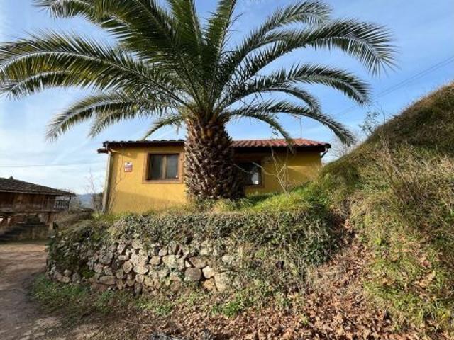 Casa de Pueblo Encantadora con Terraza Mirador en un Entorno Idílico
