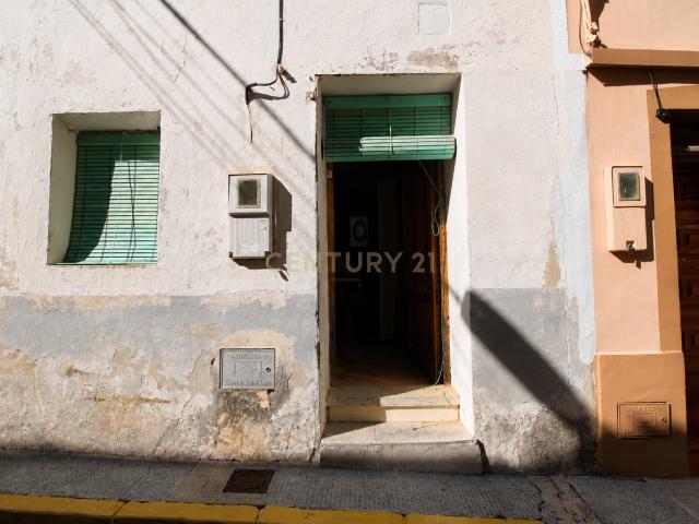 Casa de pueblo para reformar en Pedreguer