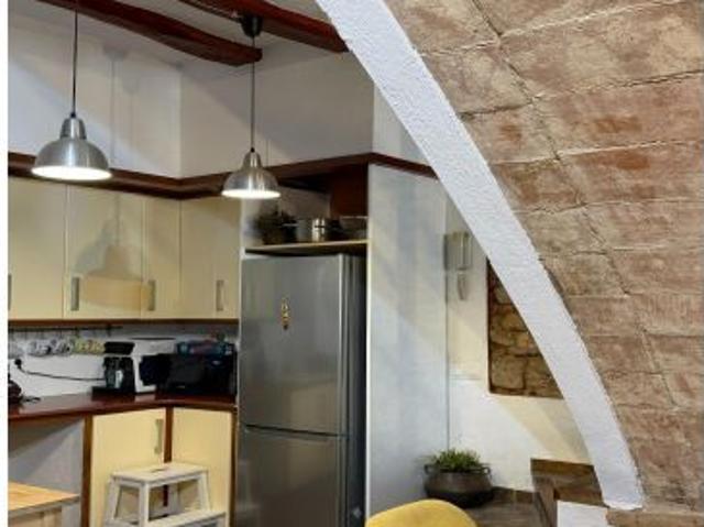 Casa de pueblo reformada con encanto rústico en pleno centro de Caldes de Montbui
