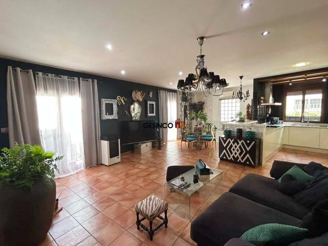 CASA DE PUEBLO REFORMADA CON TERRAZA