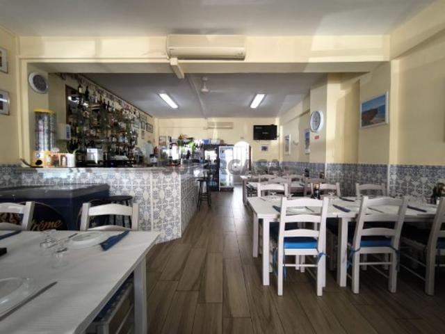 Casa de Pasto em Armação de Pêra Restaurante acolhedor e focado na gastronomia tradicional portuguesa