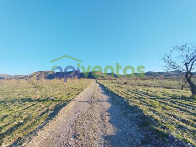 Casa de piedra con 61 hectáreas de terreno