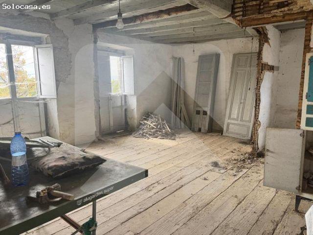 Casa de piedra con encanto junto al Camino de la Plata, muy próxima a San Cristovo de Cea