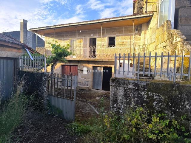 CASA DE PIEDRA con finca. POLIGONO S. CIBRAO. Paderne de Allariz