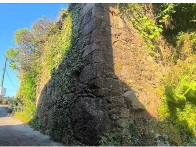 Casa de piedra con potencial a precio increíble
