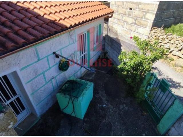 CASA DE PIEDRA CON PARCELA EN XUNQUEIRA DE AMBÍA, PRÓXIMA A SANDIÁS
