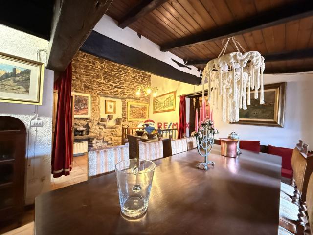 Rupit | Can Banús, casa catalogada de piedra en el corazón del casco histórico