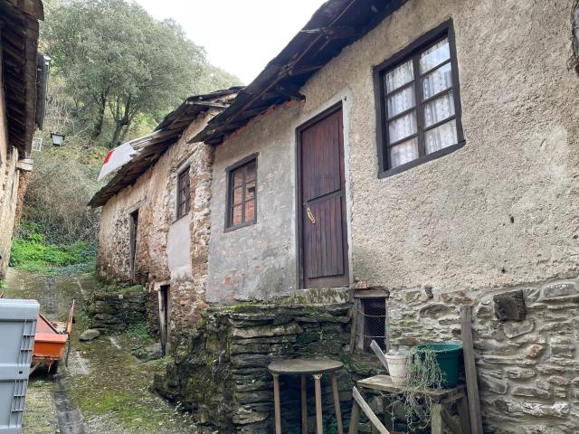 CASA DE PIEDRA EN VALDEFRANCOS