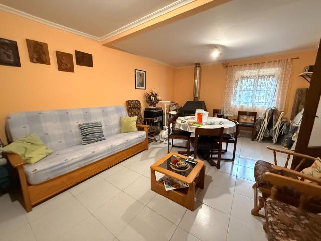 Casa de piedra en Rasines: amplitud, encanto y un gran potencial