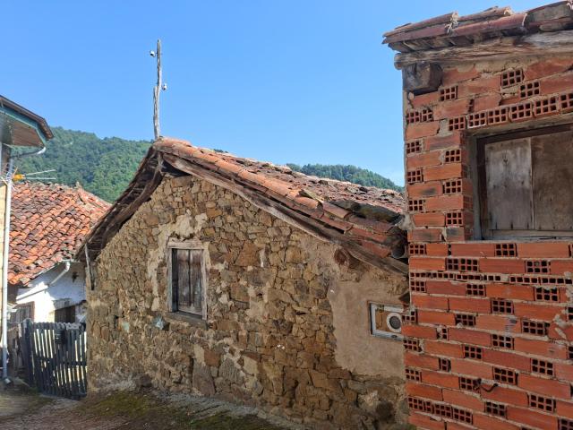 Casa de Piedra para rehabilitar | Quirós