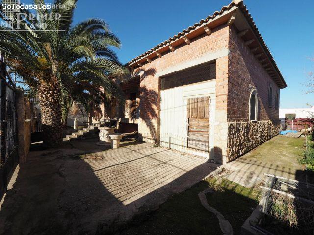 Casa de planta baja en Argamasilla de Alba con una superficie de 1.041 m2 3 dorm, 2 baños