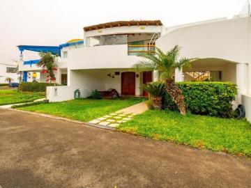Casa de Playa en Las Lagunas Pan. Sur km 70.8 275m2 5 dorm. 6 baños Piscina