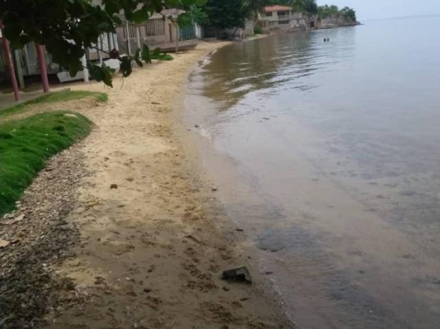 CASA DE PLAYA EN TOCUCHARE / CUMANA VE02 1664CMN SSIL
