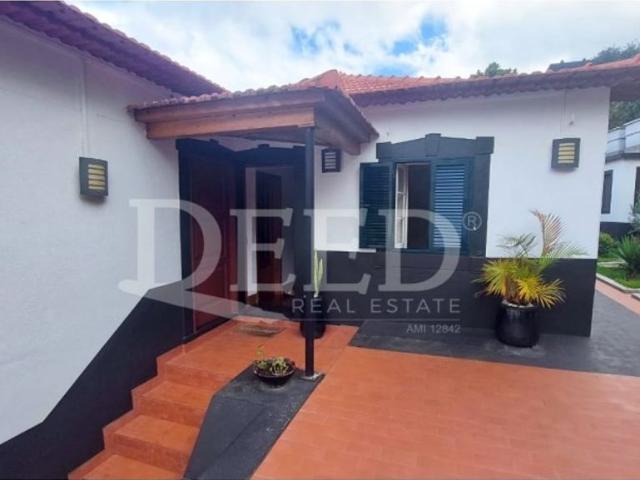 Casa de prestígio à venda Centro, Santa Cruz, Madeira