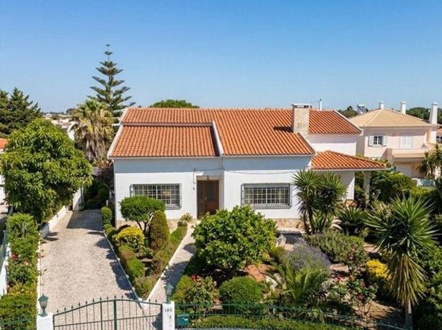 Prestigiosa casa de 458 m² à venda Amora, Setúbal